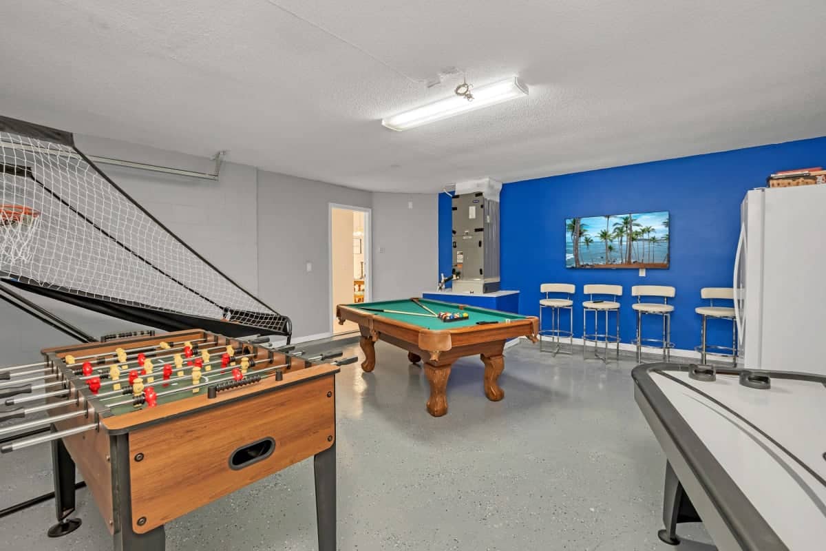 Orlando Vacation Rental Game Room with Basketball Hoops