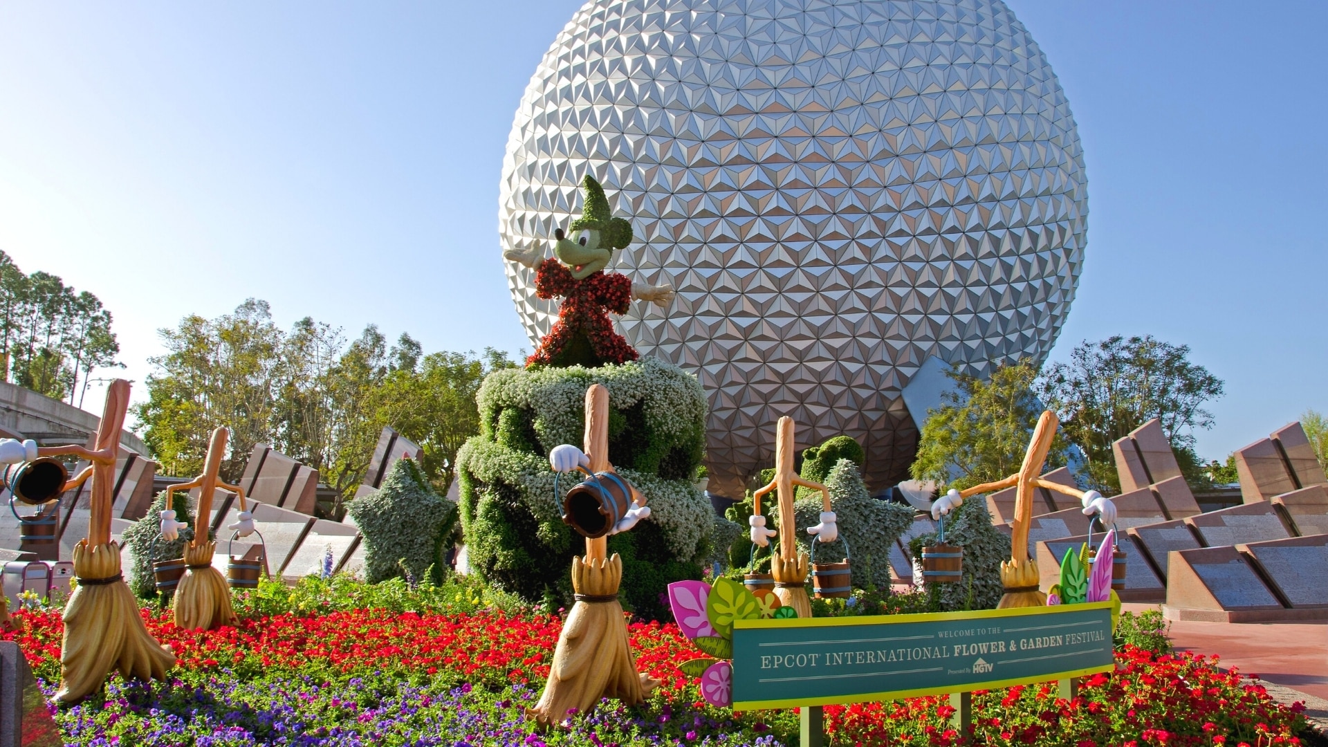 What to Do at Epcot - International Flower and Garden Festival