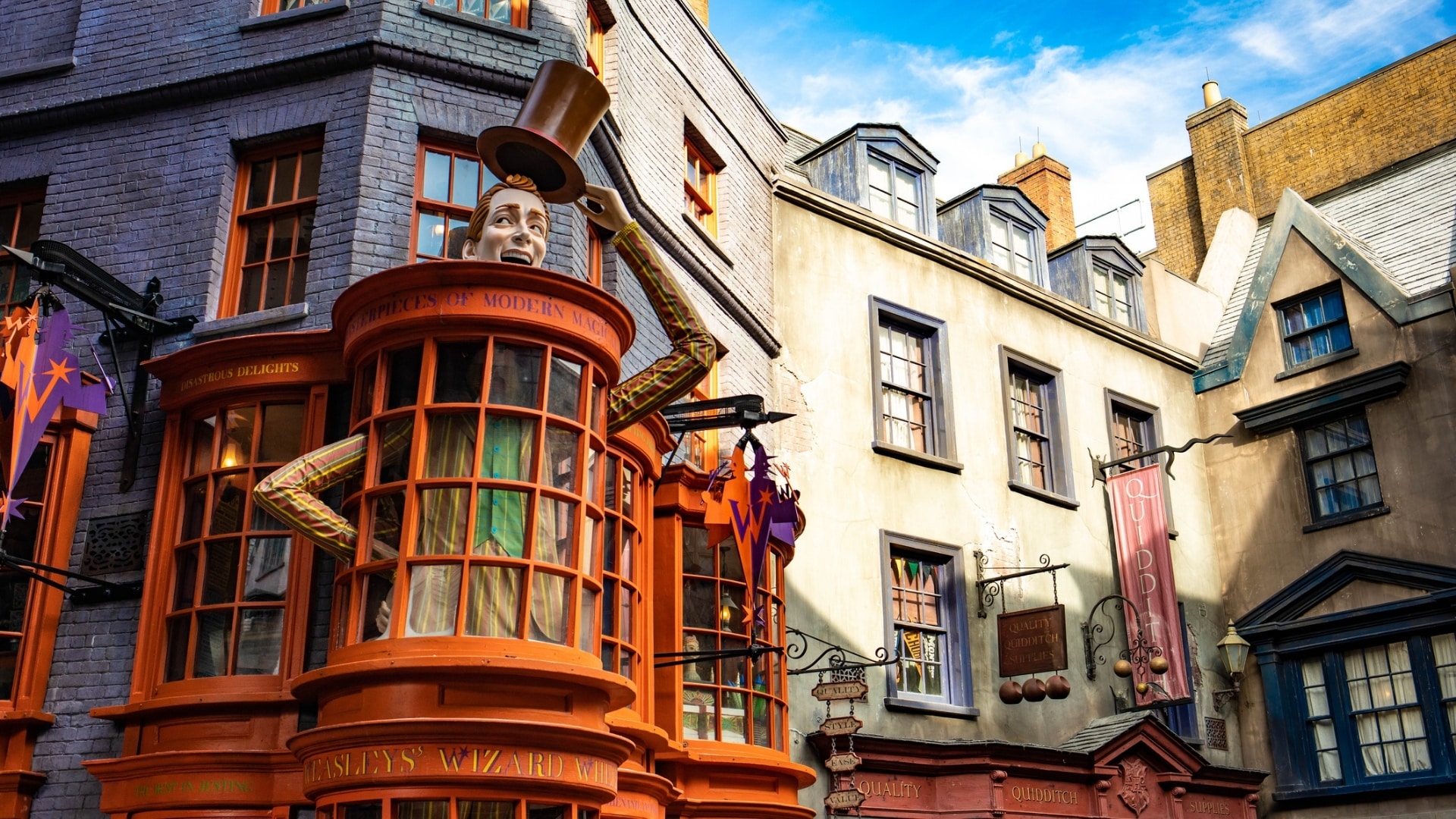 Diagon Alley Stores - The Wizarding World of Harry Potter
