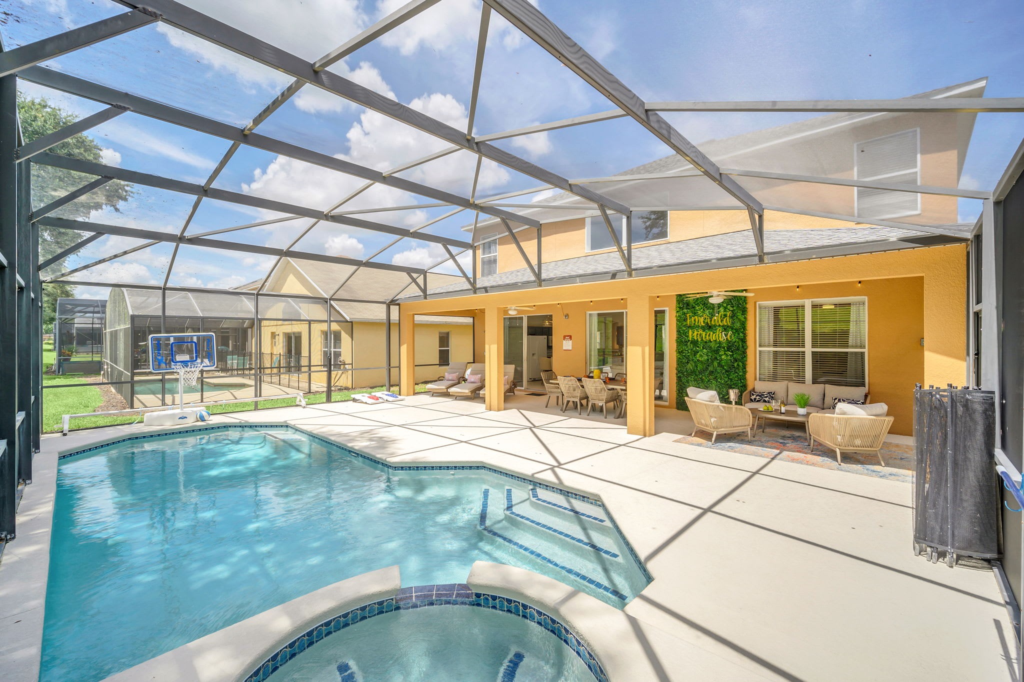 Emerald Paradise Vacation Rental - Pool Area Emerald Paradise Vacation Rental - Pool Area