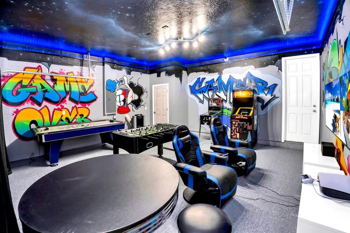 Stunning Solara Vacation Rental - Game Room Stunning Solara Vacation Rental - Game Room