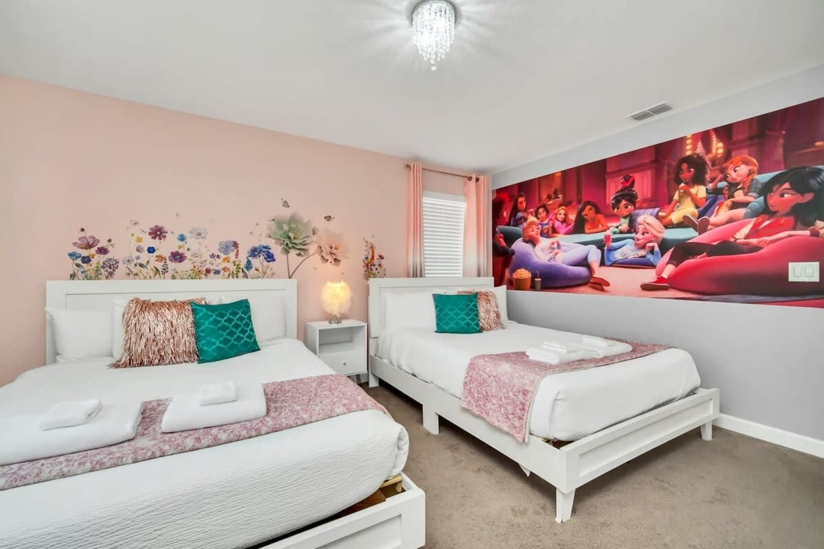 Vibrant Disney Villa - Princess Bedroom